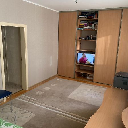 Bright Room Near International Exhibition Centre Kiev Extérieur photo